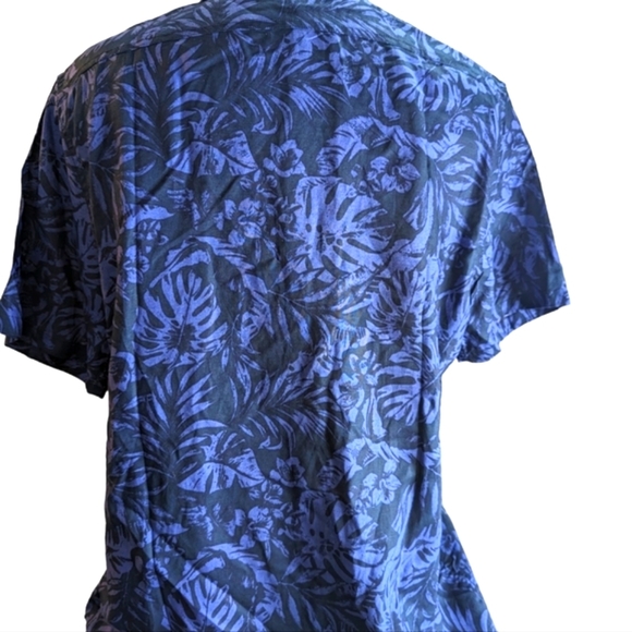 NWOT...Unison Short Sleeve Patch Pocket Shirt with Camp Collar....Size XL - Picture 4 of 7